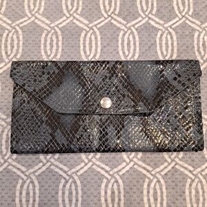 Beaudin Stylish Black & Gray Leather Snakeskin Wallet